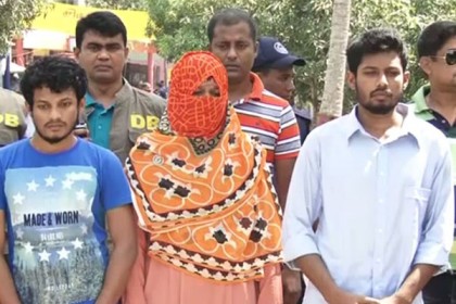 যশোরে 'জঙ্গি' তিন ভাই-বোনের আত্মসমর্পণ
