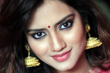 প্রভাবশালী বলেই ছাড় পাচ্ছেন নুসরাত!