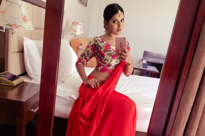 কক্সবাজারে চুপি চুপি প্রেম করছেন পরীমণি