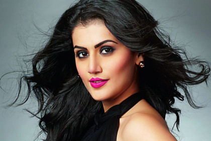 তাপসী কাঁদলেন, কাঁদালেন...!