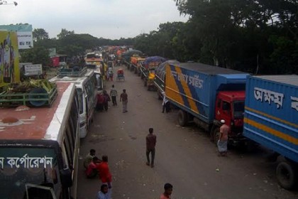 পাটুরিয়া-দৌলতদিয়ায় তীব্র যানজট