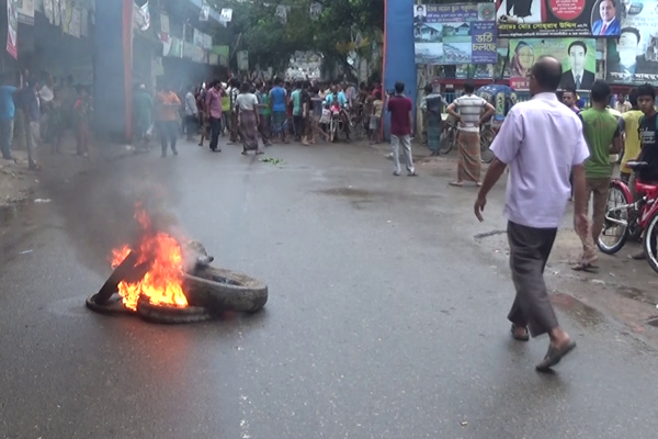 
পাকুন্দিয়ায় আওয়ামী লীগের একাংশের হরতাল চলছে