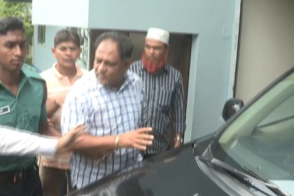 ঠিকাদার ও লঞ্চ ব্যবসায়ী ফেরদৌস গ্রেফতার 
