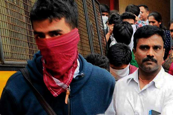 লাখ লাখ মার্কিনীকে প্রতারিত করায় আটক ৫০০ ভারতীয় 