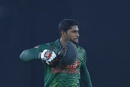 ইমরুলের দুর্দান্ত সেঞ্চুরি