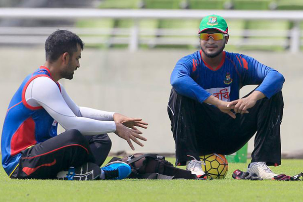 পিসিবির তালিকায় সাকিব প্লাটিনাম, তামিম গোল্ডেন