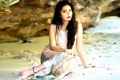 মাহিরা খান যা বললেন 'উরি' প্রসঙ্গে 
