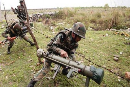 কাশ্মীরে ফের হামলা, লড়াই চলছে