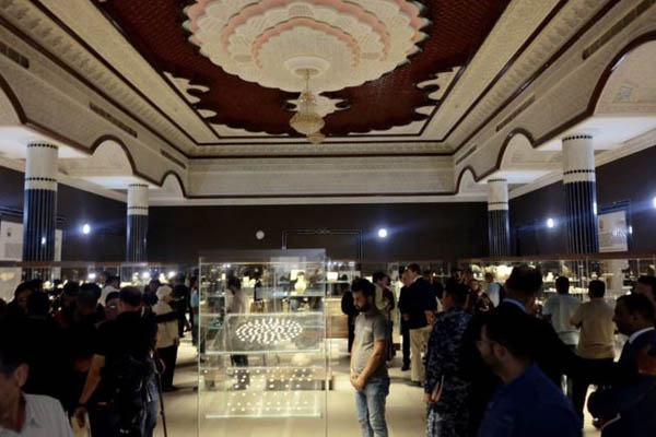 জনগণের জন্য খুলে গেল সাদ্দামের প্রাসাদ