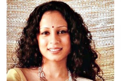 মৃত্যুর আগে মণিকাকে পর্ন দেখতে বাধ্য করা হয়!