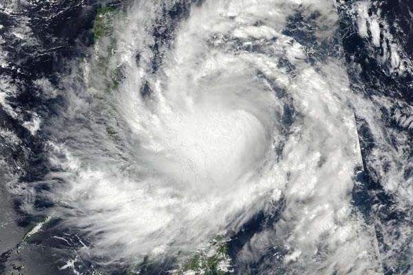 ফিলিপাইনের দিকে ধেয়ে আসছে টাইফুন সারিকা