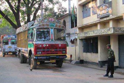 হিলিতে আমদানি-রফতানি শুরু
