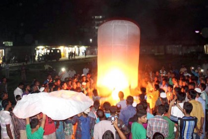 প্রবারণা পূর্ণিমা উৎসব শুরু, রাতের আকাশে উড়বে ফানুস