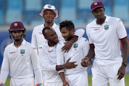 বিশুর ৮ উইকেটে নাগালের মধ্যেই পাকিস্তান