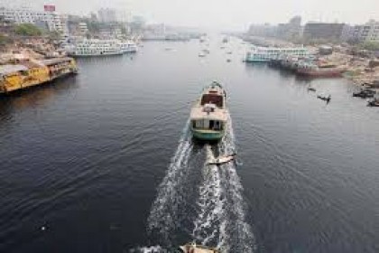 বুড়িগঙ্গায় নৌকা ডুবে শিশু নিখোঁজ