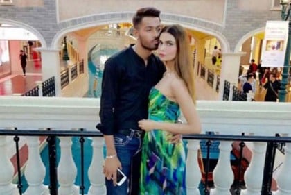 হার্দিক পাণ্ডের প্রেমে লাস্যময়ী মডেল!