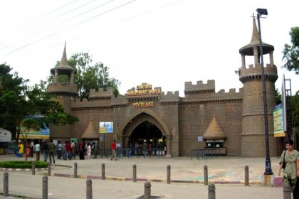 নয়নাভিরাম ফয়'স লেক 