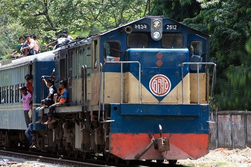 গাজীপুরে ট্রেনের ধাক্কায় অজ্ঞাত যুবক নিহত