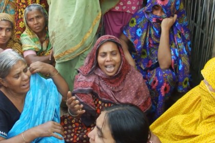 রাবি শিক্ষার্থী লিপুর বাড়িতে শোকের মাতম

