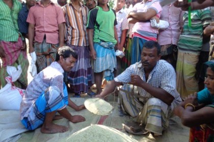 ভিজিএফের চাল বিতরণ বন্ধ

