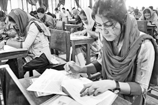 পাবলিক বিশ্ববিদ্যালয়ে প্রথমবর্ষে ভর্তি তথ্য