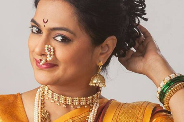 নাচ শেষে মঞ্চেই মৃত্যু শিল্পীর