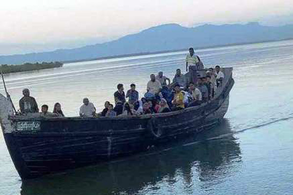 মিয়ানমারের ৩০০ নাগরিক স্বদেশে ফিরেছে 

