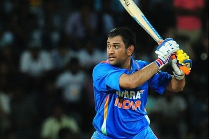 ৯ হাজারি ক্লাবে ধোনি