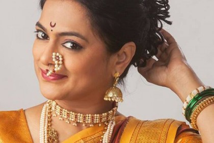 নাচ শেষে মঞ্চেই মৃত্যু শিল্পীর