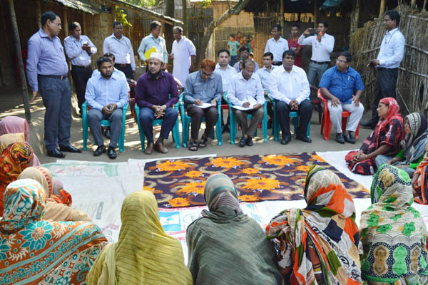 ঠাকুরগাঁওয়ে অতিদরিদ্রের কর্মসূচি পরির্দশন
