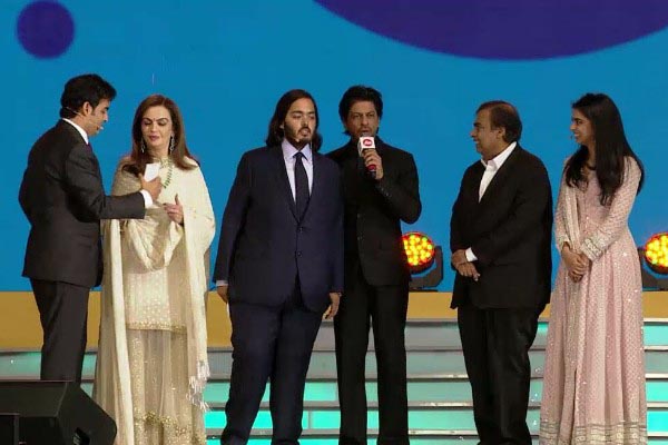 আম্বানি কন্যার বিয়েতে মঞ্চ মাতাবেন কিং খান
