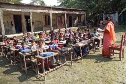মেঘ দেখলেই স্কুল ছুটি!

