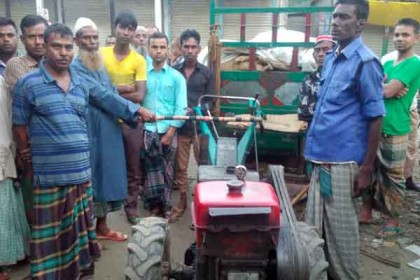 পাচার হয়ে যাচ্ছে হতদরিদ্রের ১০ টাকার চাল
