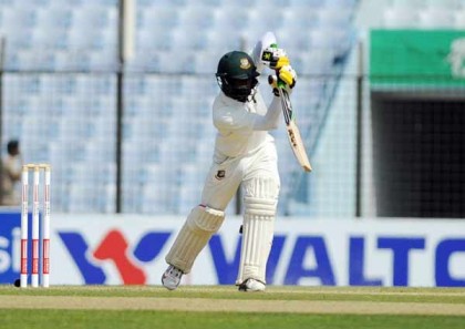 ২৪৪ রানের লিড নিয়ে লাঞ্চে টাইগাররা