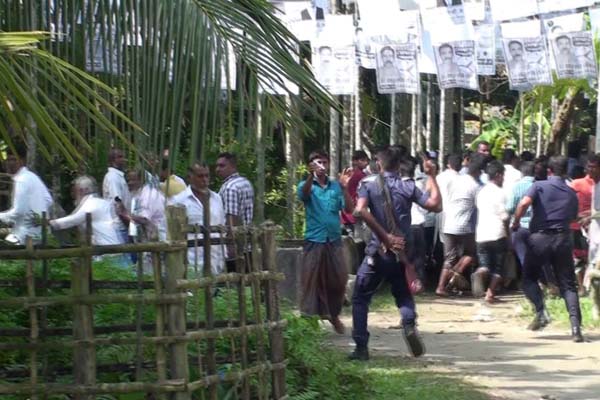 লক্ষ্মীপুরে বিক্ষিপ্ত সংঘর্ষ ধাওয়া-পাল্টা ধাওয়া, আটক ৮


