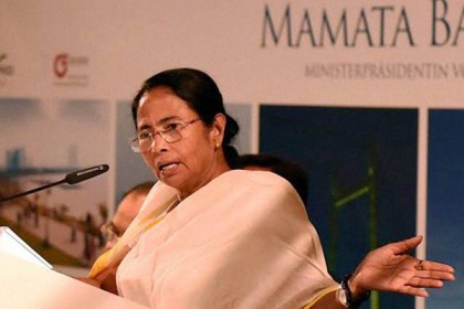 মমতার বিরুদ্ধে পথে নামছে দশ হাজার আলেম 
