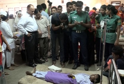 বরিশালে পরীক্ষা কেন্দ্রের ফ্যান খুলে জেএসসি পরীক্ষার্থী আহত