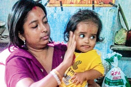 বাজি পোড়ানোর প্রতিবাদ করায় হেনস্থার শিকার দম্পতি