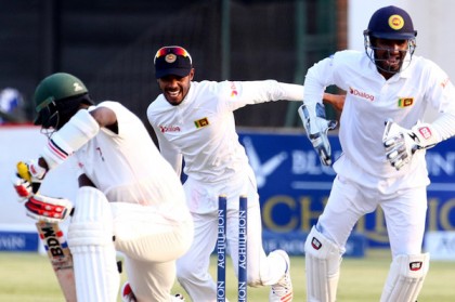 
আশা জাগিয়েও শততম টেস্টে জিম্বাবুয়ের হার