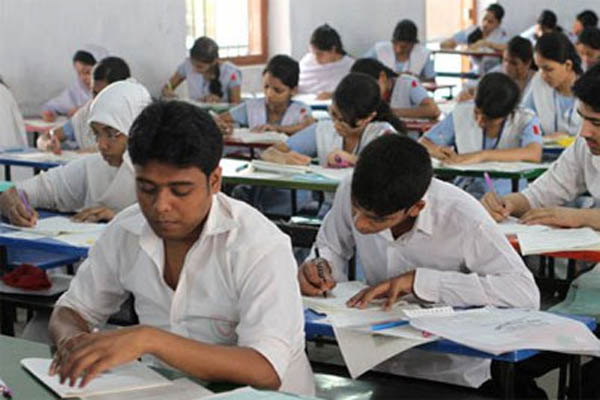 দুর্যোগপূর্ণ আবহাওয়ার কারণে বরিশালে জেএসসি পরীক্ষা স্থগিত