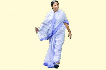 বাড়ি ছাড়ছেন না মমতা