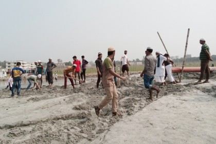 টঙ্গীতে ইজতেমার প্রস্তুতিতে মুসল্লিরাই স্বেচ্ছাসেবক 