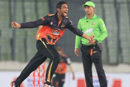 আবারও মাহমুদুল্লাহ জাদুতে খুলনার জয়