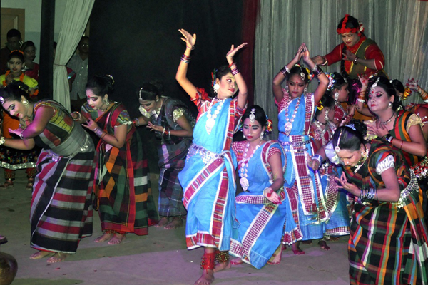 দিনাজপুরে 'এও সম্ভব!' মঞ্চস্থ