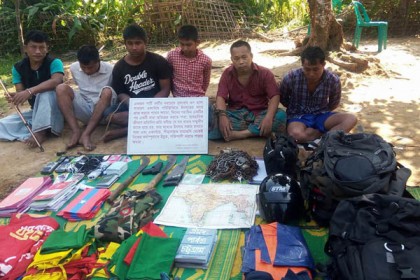 খাগড়াছড়িতে অস্ত্রসহ ইউপিডিএফের ৬ সদস্য আটক
