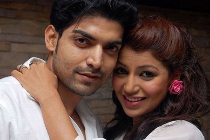 স্ত্রীর সামনে গুরমীতকে পোশাক খুলতে নারী ভক্তের অনুরোধ!