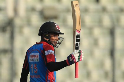 বিপিএলে প্রথম হাজার রানের মালিক মুশফিক