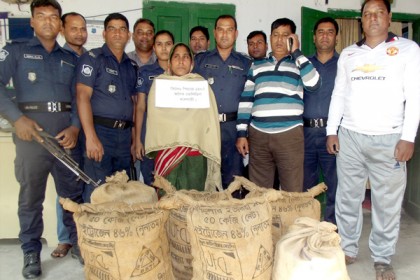 দেড় হাজার বোতল ফেনসিডিলসহ নারী আটক