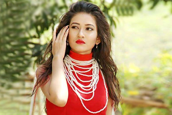 দর্শক মাতাতে আসছে হ্যাপির আলোচিত আইটেম গান