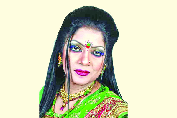 গানে ফিরছেন উমা খান